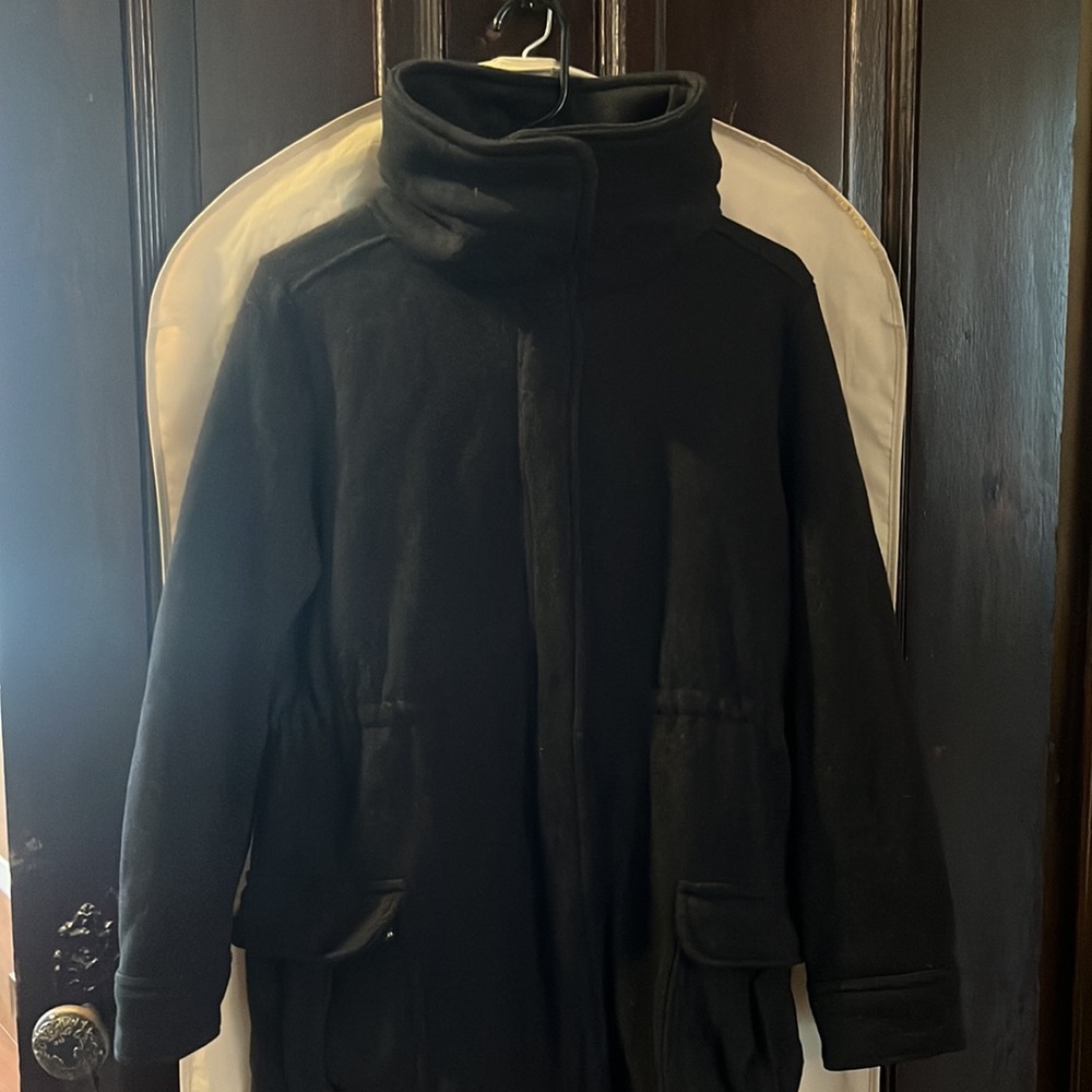 Patagonia Black Womens Hooded Coat - Picture 4 of 8
